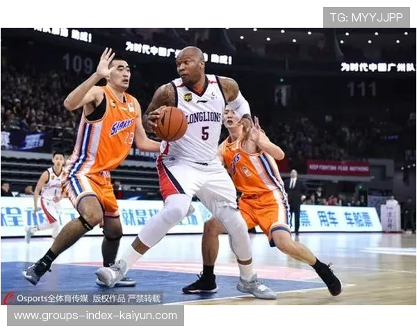 纽卡斯尔联外线连续强攻迫使整队收缩